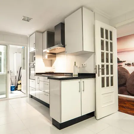 Precioso Y Luminoso Apartamento Calle Garcia Camba Appartamento